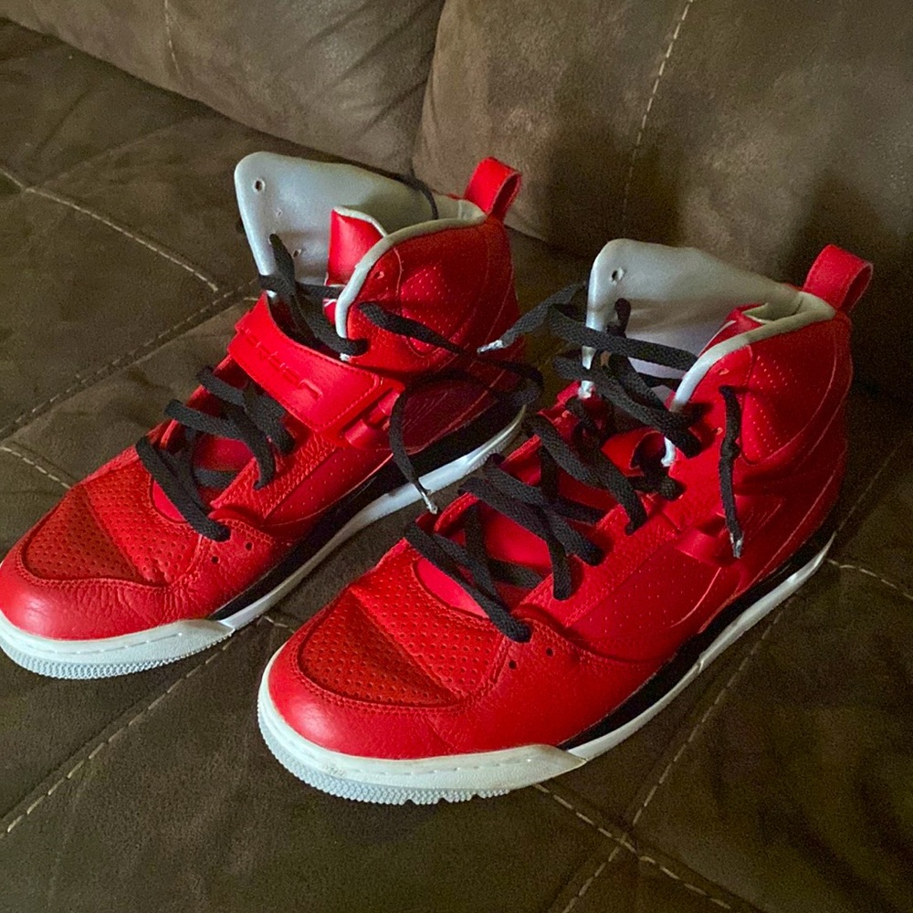 Jordan flight 45 High “Gym Red” Size: 11 US
